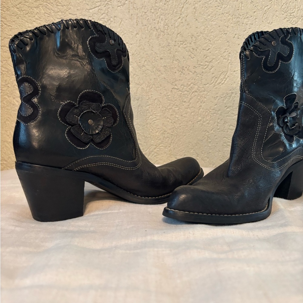 Black Floral Western Boots